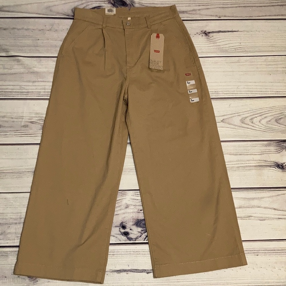 New Levi’s Cropped Pants size 8 W 29